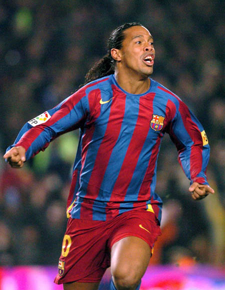 疑为足球转 疑为足球转