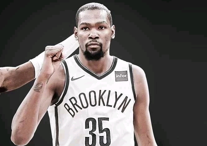 某英超中卫 某英超中卫