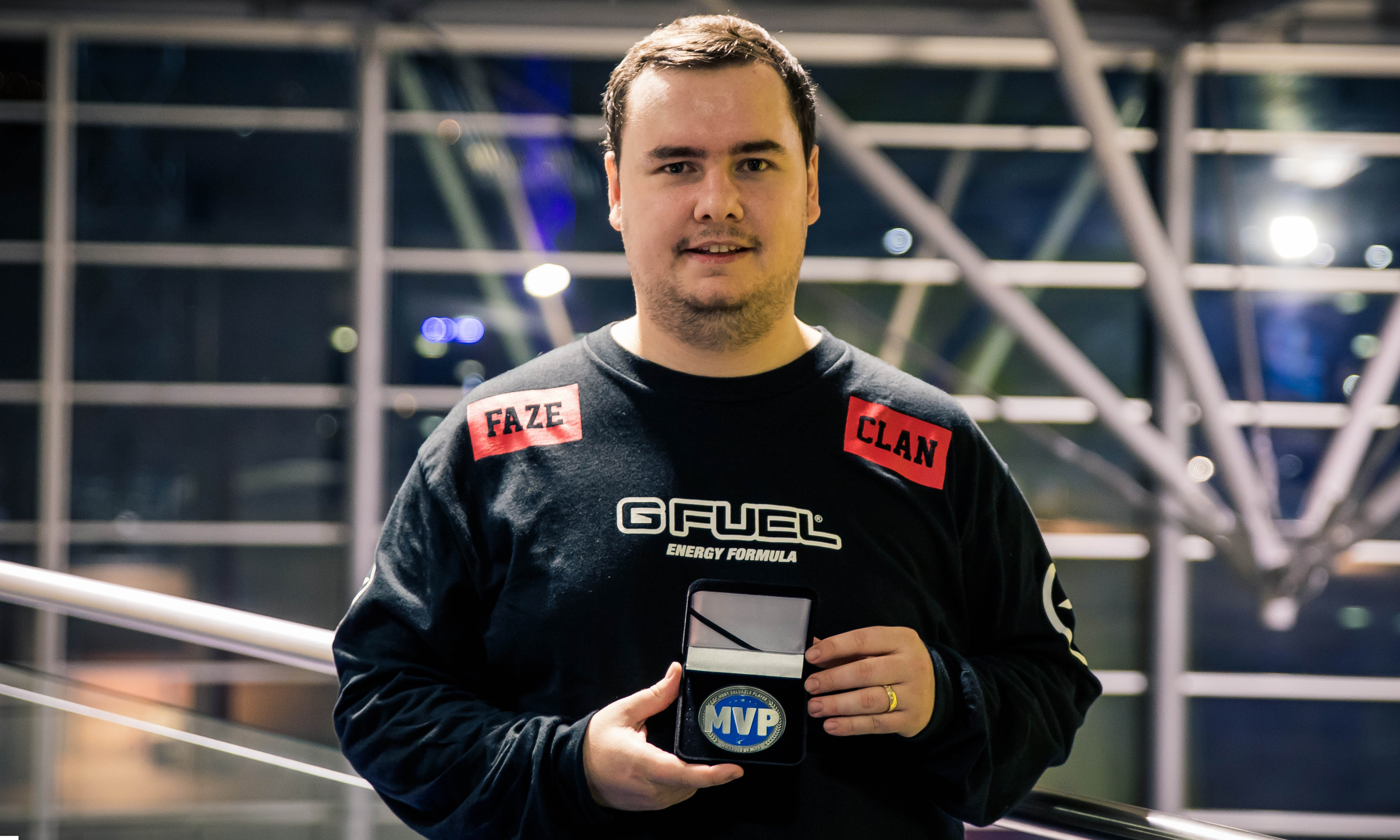 白袜应以高 白袜应以高